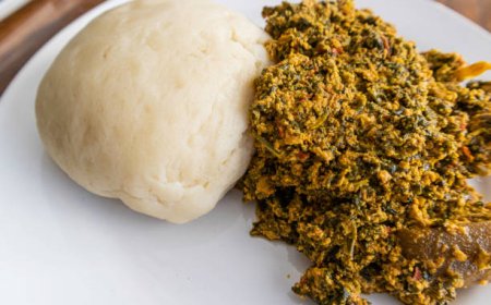 Fufu: Makanan Pokok Afrika yang Kaya Tradisi dan Gizi