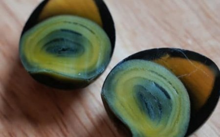 Telur Seratus Tahun: Makanan Tradisional dengan Sejarah Unik