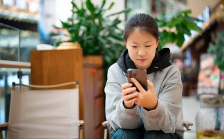 Orang Tua di Solihull Diminta Menunda Pembelian Smartphone untuk Anak-anak