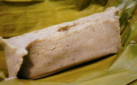 Barongko: Kuliner Kerajaan Bugis yang Tetap Lestari