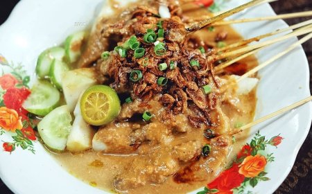 Sate Kuah Pontianak: Sensasi Gurih Rempah yang Unik dan Menggugah Selera