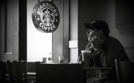 Starbucks Umumkan PHK 1.100 Karyawan Korporat, Batalkan Perekrutan Ratusan Posisi