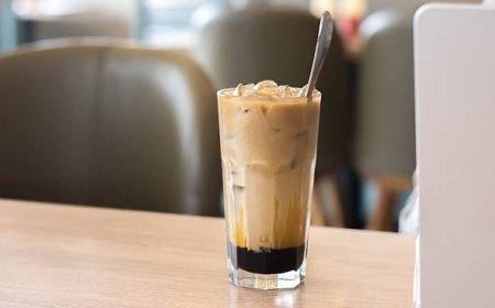 Mengapa Kopi Gula Aren Begitu Populer di Indonesia? Ini Alasannya!