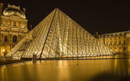 Pencurian Besar di Museum Louvre: Saat Permata Sejarah Hilang, Dunia Bertanya Tentang Keamanan dan Etika