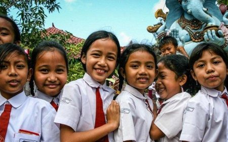 Indonesia Dinobatkan Sebagai Negara Paling Sering Tersenyum di Dunia