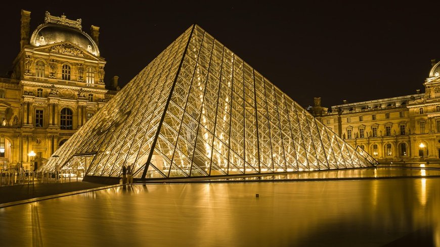 Pencurian Besar di Museum Louvre: Saat Permata Sejarah Hilang, Dunia Bertanya Tentang Keamanan dan Etika