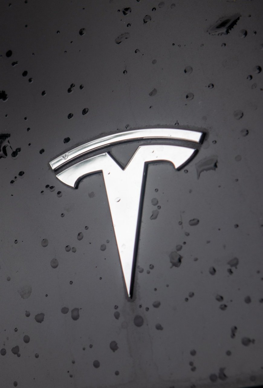 Tesla: Bisnis USD 1 Triliun yang Lahir Karena Berani Beda