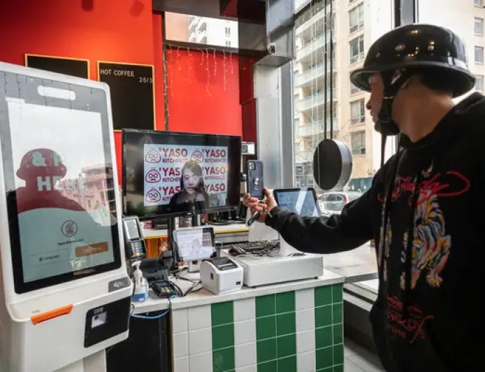 Restoran di New York Rekrut Kasir Virtual dari Filipina, Upah Hanya $3,75 per Jam