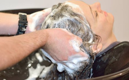 Bukan Sampo, Ini Cara Alami Membersihkan Rambut Sebelum Era Kerusakan