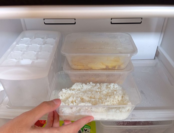 Waspada! Menyimpan Nasi di Kulkas Terlalu Lama Bisa Sebabkan Keracunan