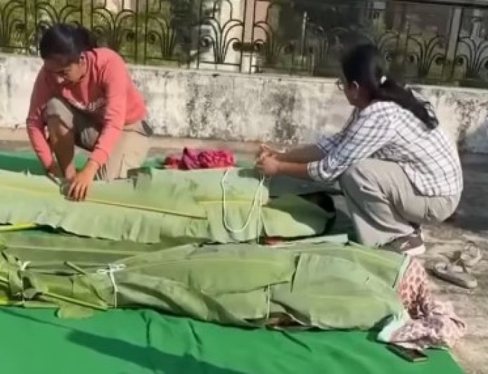Terapi Detoks Daun Pisang di India, Ritual Tradisional yang Masih Dipercaya Hingga Kini