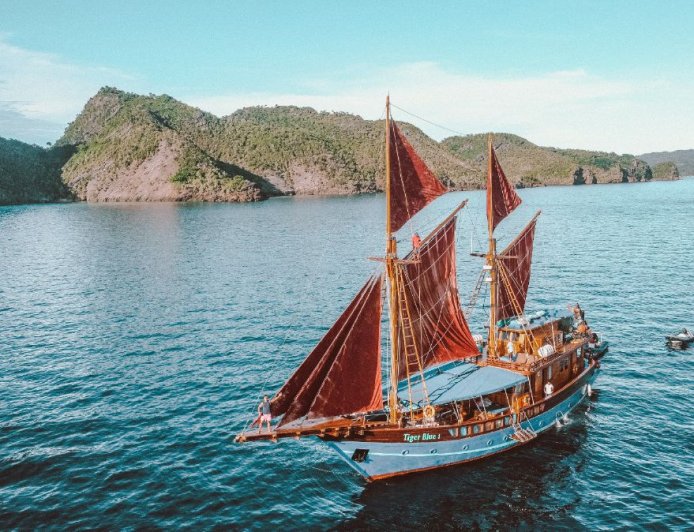 Labuan Bajo Masih Mempertahankan Kapal Kayu di Tengah Modernisasi