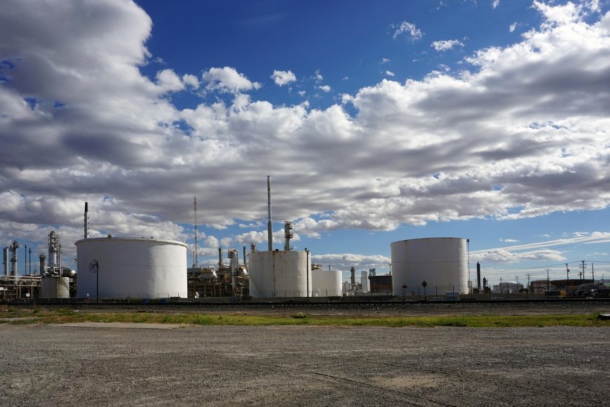 Kilang Minyak Rp123 Triliun Jadi Senjata RI Lepas dari Impor Solar Mulai 2026