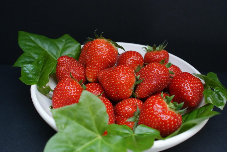 Manfaat Stroberi untuk Kesehatan: Buah Merah Kecil dengan Khasiat Besar