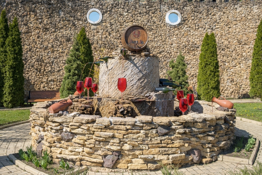 Fontana del Vino di Italia: Air Mancur Anggur Gratis yang Jadi Magnet Wisata Dunia