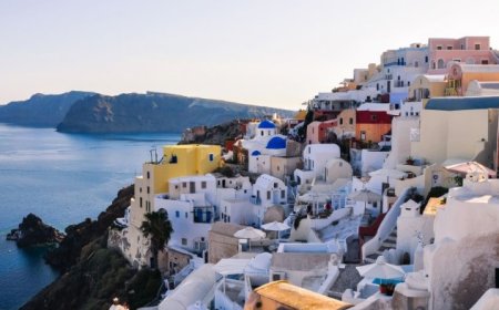 Pulau Kecil di Yunani Tawarkan Tinggal Gratis bagi Relawan Perawat Kucing Liar