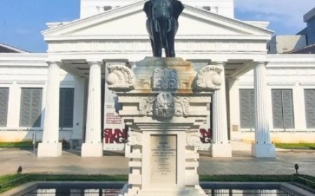 Patung Gajah di Depan Museum Nasional: Dibayar Mahal dengan Arca Borobudur dan Prambanan