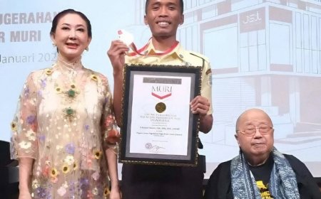 Dari Pos Jaga ke Rekor Nasional: Khoirul Anam, Satpam BRI yang Menorehkan Prestasi Akademik MURI