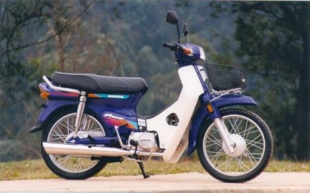 Honda C100 Dream 1996: Ketika 70 Km per Liter Bukan Mimpi, Tapi Rekayasa Cerdas