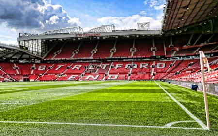 Untuk Pertama Kalinya, Azan Menggema di Old Trafford Saat Ramadan 1447 H