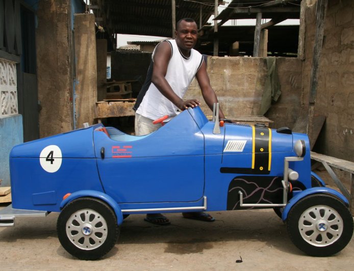 Peti Mati Unik Ghana: Saat Profesi dan Hobi Menjadi Simbol Perjalanan Terakhir