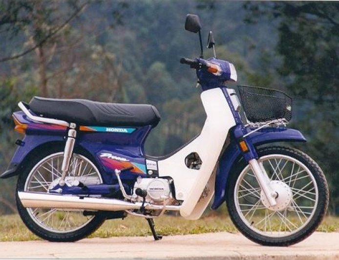 Honda C100 Dream 1996: Ketika 70 Km per Liter Bukan Mimpi, Tapi Rekayasa Cerdas