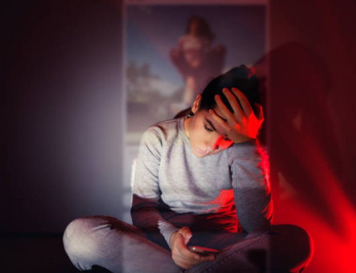 Anxious Attachment Style: Kenapa Kita Selalu Takut Ditinggalkan?