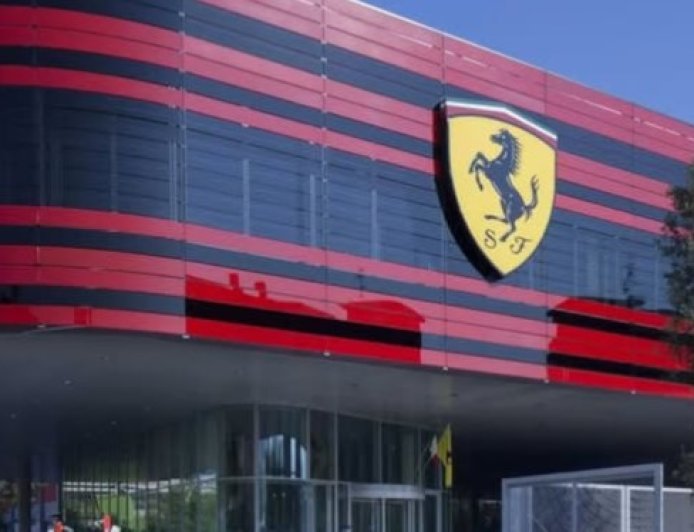 Ferrari Bagi Bonus Rp 286 Juta ke Karyawan di Italia, Meski Penjualan Turun