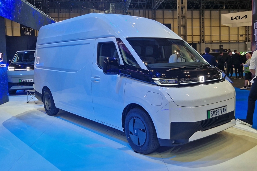 Farizon SV: Van Listrik 16 Seater dengan Dimensi “Gabungan” Hiace dan Sprinter