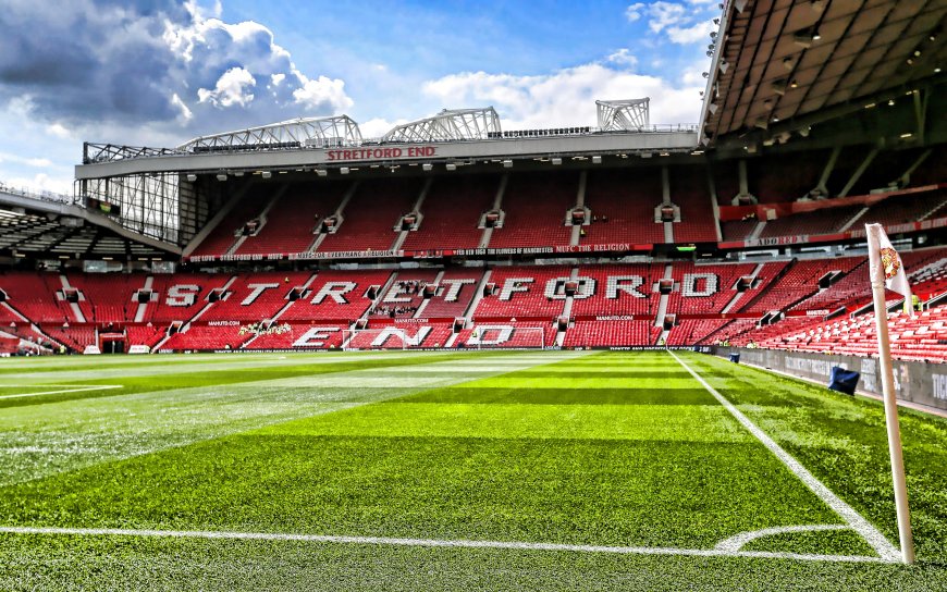 Untuk Pertama Kalinya, Azan Menggema di Old Trafford Saat Ramadan 1447 H