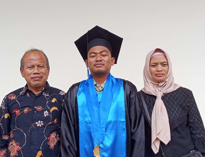 Skripsi 127 Halaman dari Layar HP, Kisah Bagus Budi Laksono Jadi Inspirasi Mahasiswa