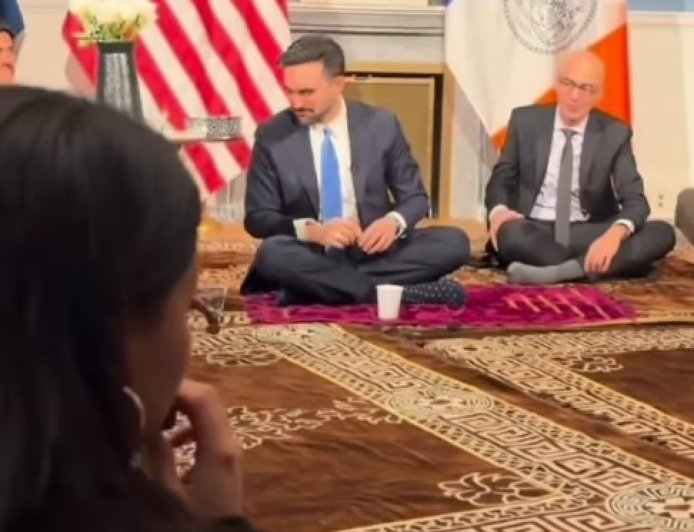 Sejarah Baru di Balai Kota New York: Untuk Pertama Kalinya Digelar Buka Puasa dan Salat Bersama di Bulan Ramadan