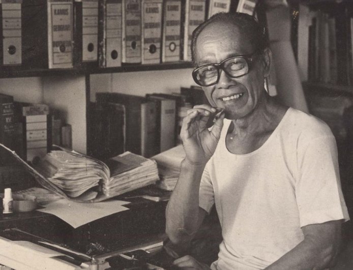 Pramoedya Ananta Toer: Ketika Kata-Kata Lebih Ditakuti dari Senjata