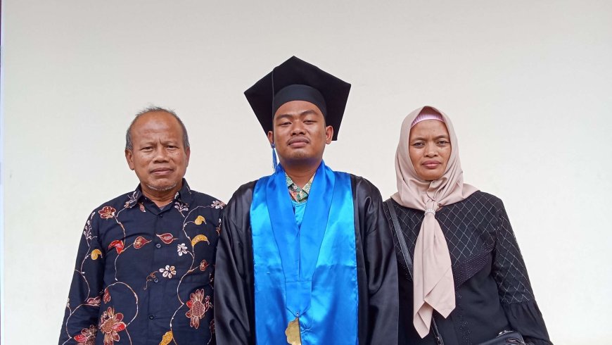 Skripsi 127 Halaman dari Layar HP, Kisah Bagus Budi Laksono Jadi Inspirasi Mahasiswa