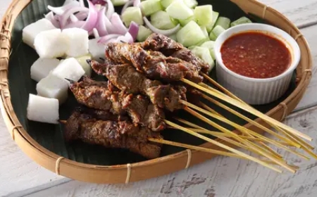 Sate Asem Betawi: Perpaduan Gurih, Asam, dan Segar dalam Satu Tusuk