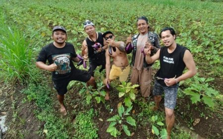 Dari Jalanan ke Ladang: Komunitas Punk Gunungkidul Ini Bangun Rumah dari Hasil Panen