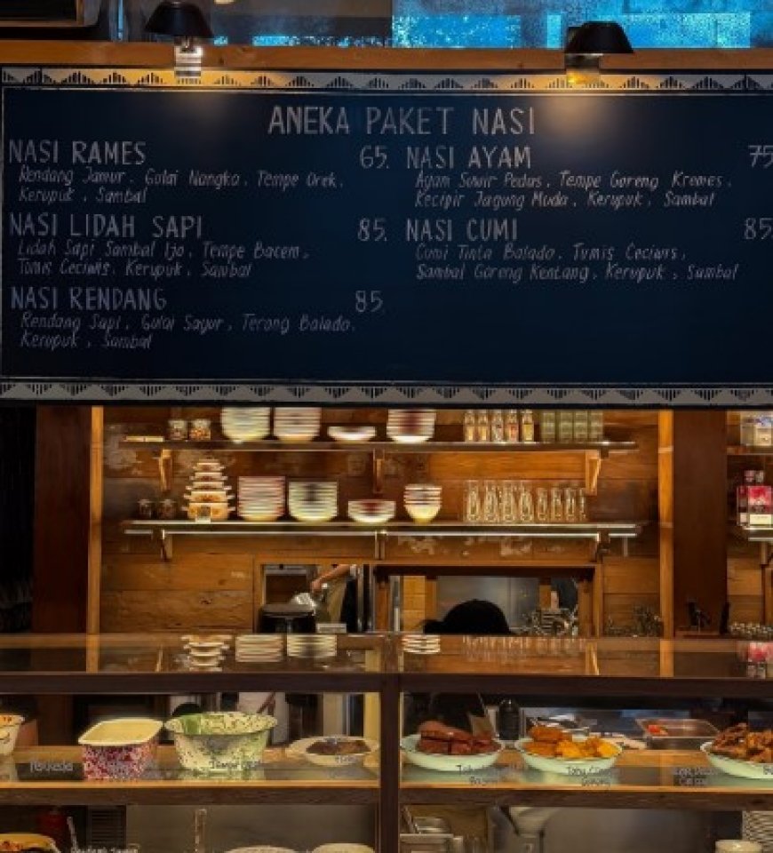 Warteg “Fancy” dan Realita Kelas Menengah: Gaya Hidup Naik, Daya Beli Turun?