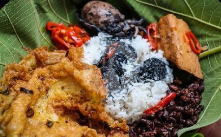 Nasi Jamblang: Sederhana di Tampilan, Kaya Rasa di Setiap Gigitan