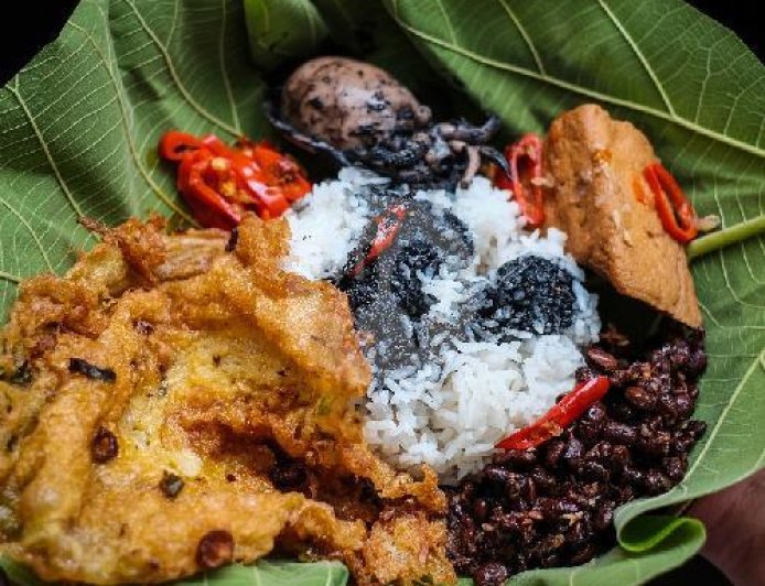 Nasi Jamblang: Sederhana di Tampilan, Kaya Rasa di Setiap Gigitan