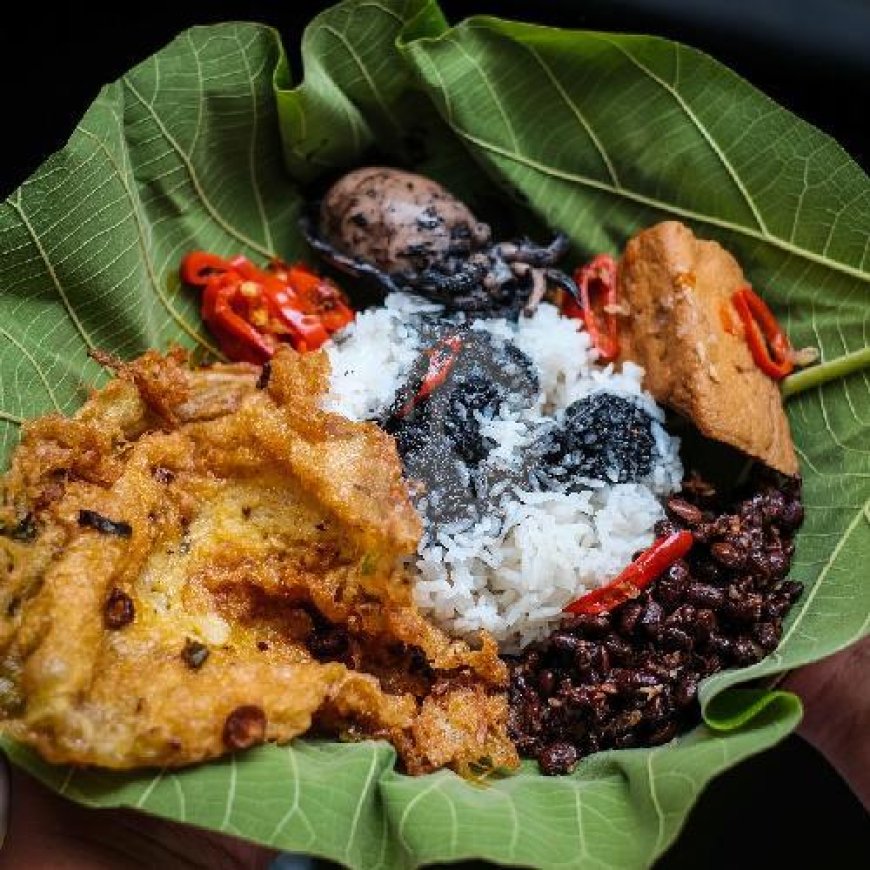 Nasi Jamblang: Sederhana di Tampilan, Kaya Rasa di Setiap Gigitan