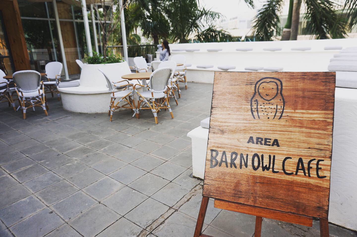 Owl Cafe Pertama di Bekasi