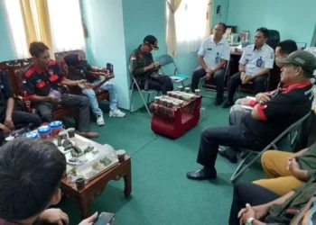 Forum LEM Waktu Audensi Dengan Dinas Lingkungan Hidup Kabupaten Way Kanan Terkait Pencemaran Lingkungan