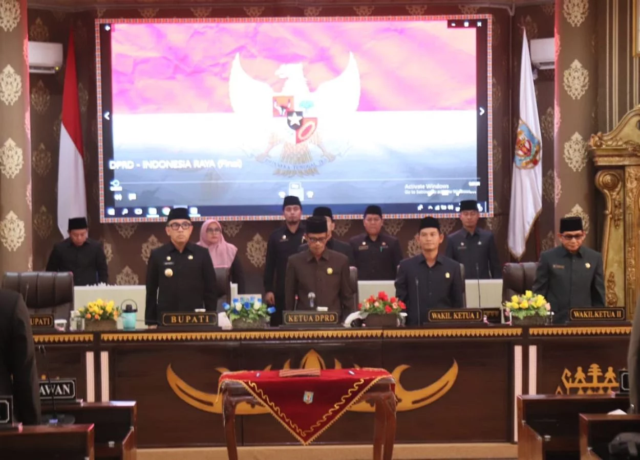 Bupati Raden Adipati Hadiri Rapat Paripurna DPRD Pengesahan Raperda Tentang Pertanggungjawaban APBD Kabupaten Way Kanan TA 2022