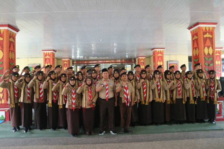Pj Bupati Lambar Pimpin Upacara Pelepasan Peserta Raimuna Nasional XII Tahun 2023 Pj Bupati Lambar Pimpin Upacara Pelepasan Peserta Raimuna Nasional XII Tahun 2023