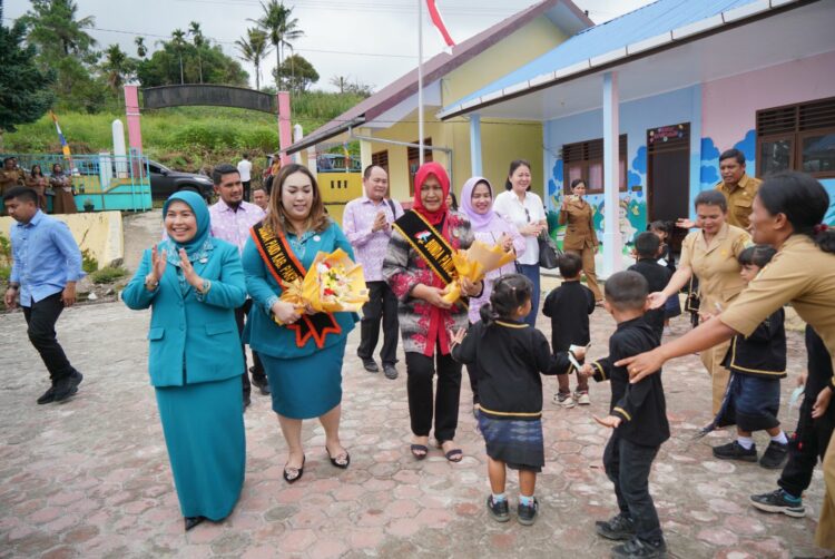 Bupati dan Ketua TP PKK Pakpak Bharat Sambut Kedatangan Ketua Tim Penggerak PKK Provinsi Sumut