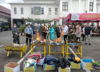 Kejari Pematangsiantar Musnahkan Barang Bukti Narkoba Hingga Alat Kontrasepsi