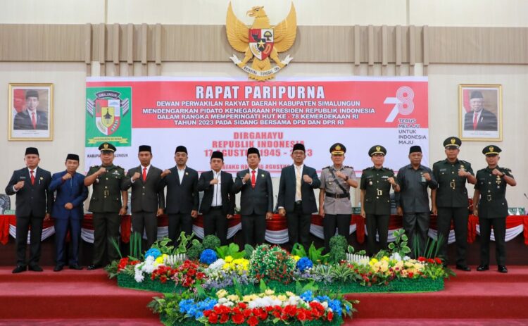 Hadiri Rapat Paripurna Istimewa DPRD, Bupati Radiapoh Ajak Bergotong Royong Menuju Indonesia Emas Tahun 2045