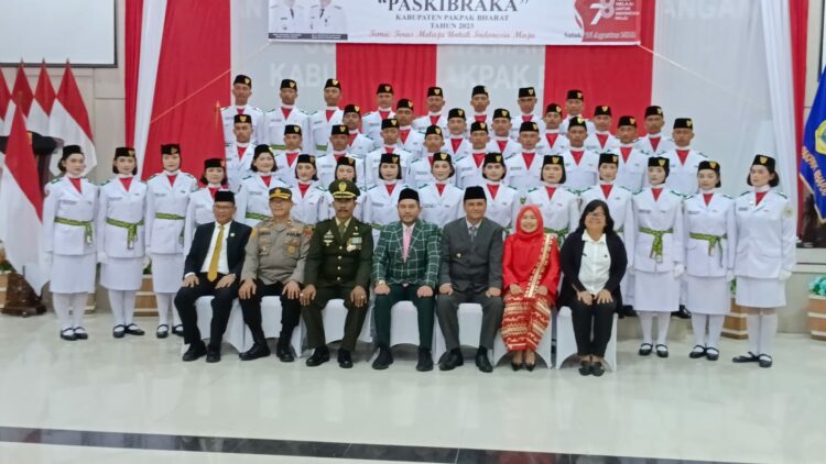 Bupati Franc Bernhard Kukuhkan Paskibraka Tingkat Kabupaten Pakpak Bharat Tahun 2023