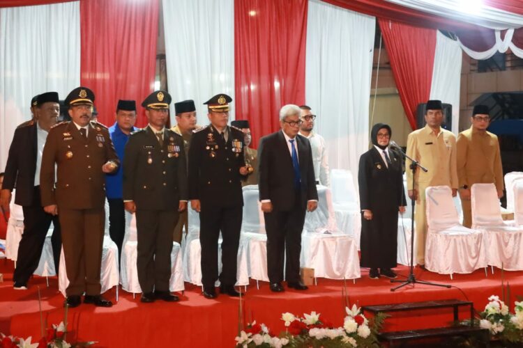 Wali Kota Siantar Bersama Forkopimda Melepas Pawai Obor Meriahkan HUT RI ke-78