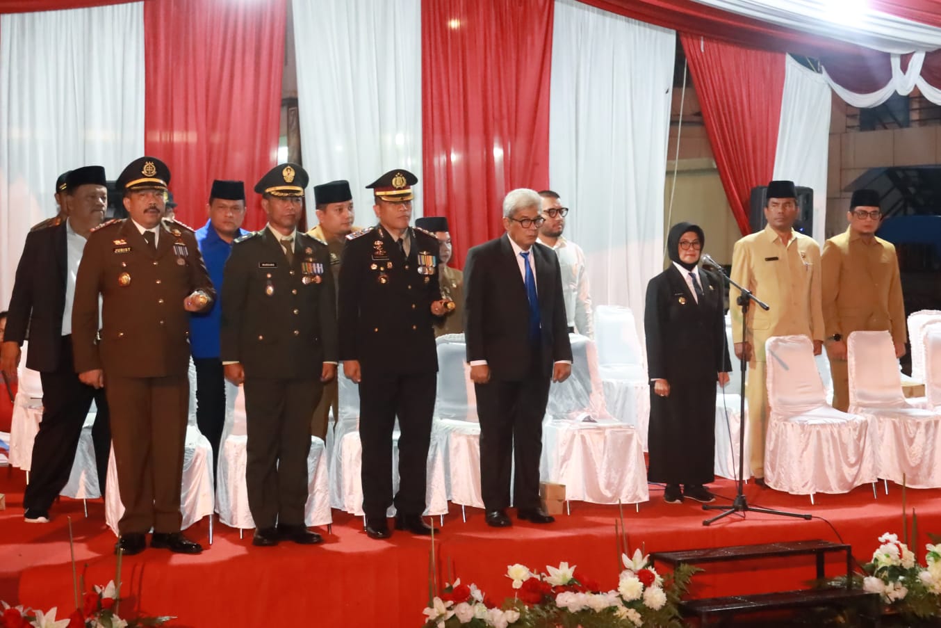 Wali Kota Siantar Bersama Forkopimda Melepas Pawai Obor Meriahkan HUT RI ke-78 Wali Kota Siantar Bersama Forkopimda Melepas Pawai Obor Meriahkan HUT RI ke-78